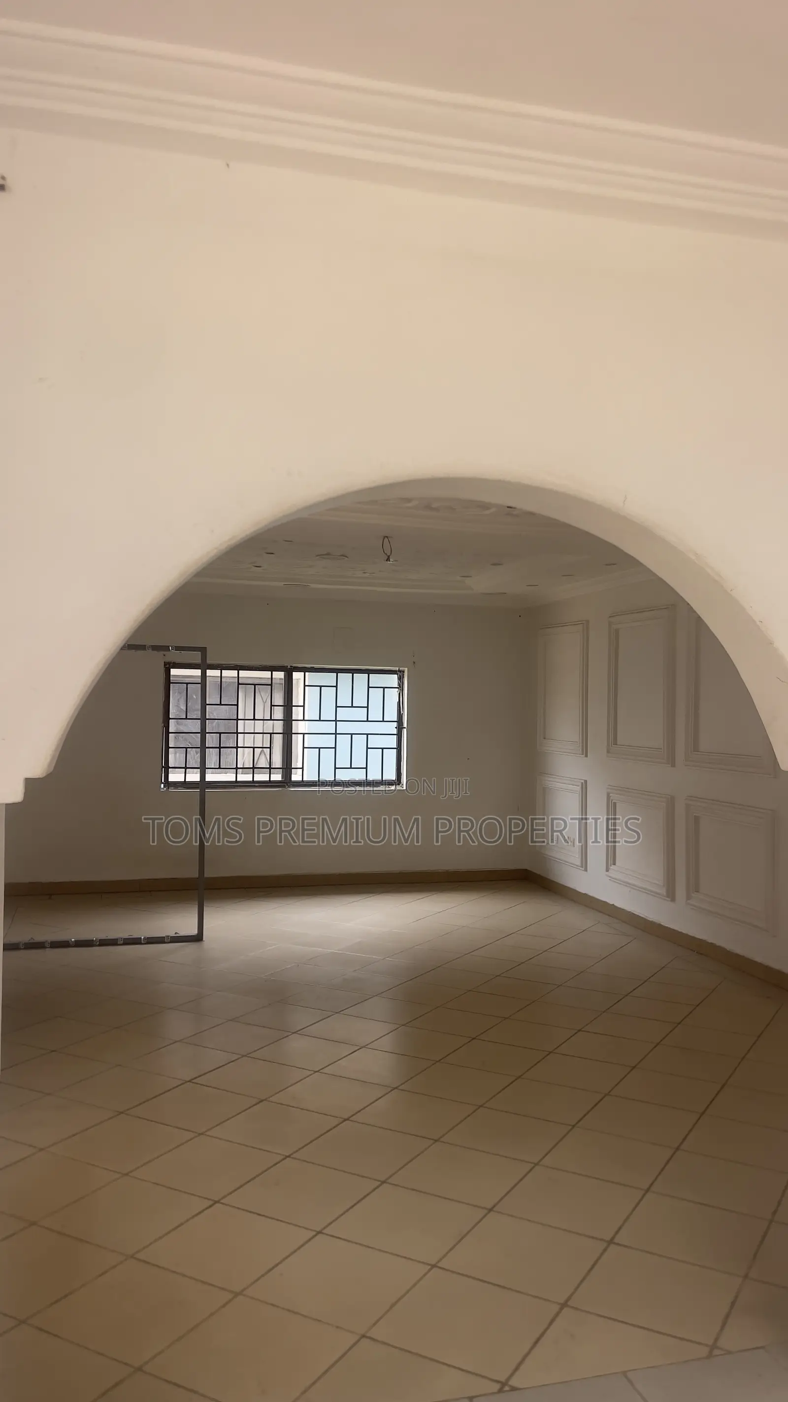 3bdrm Block of Flats in East for rent