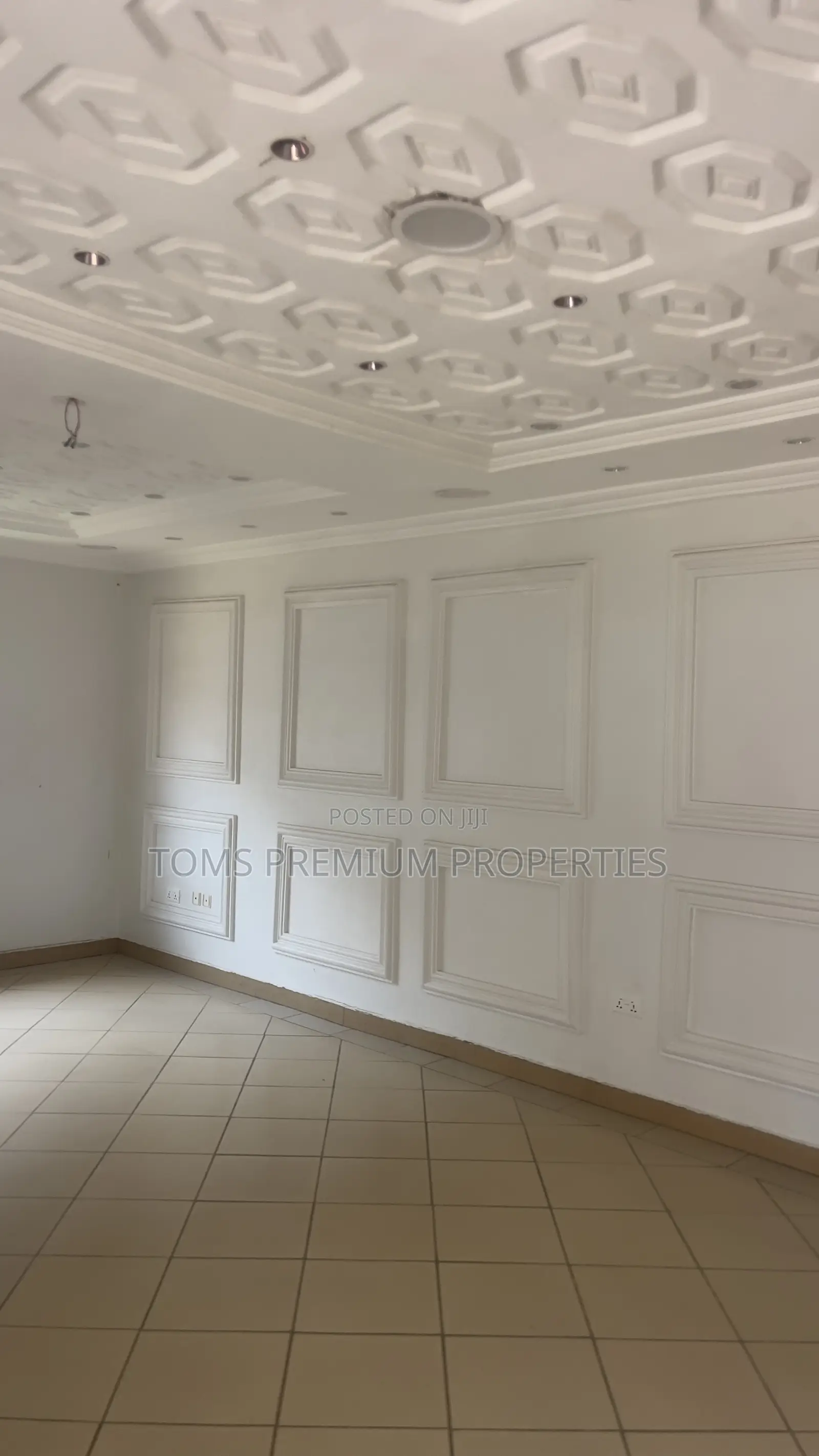 3bdrm Block of Flats in East for rent