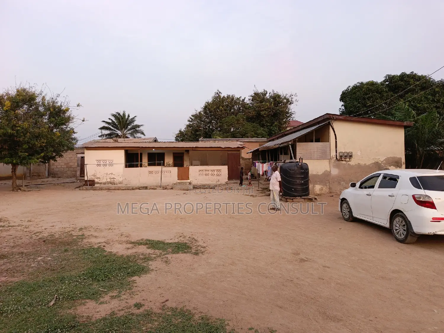 4bdrm House in Achimota for sale