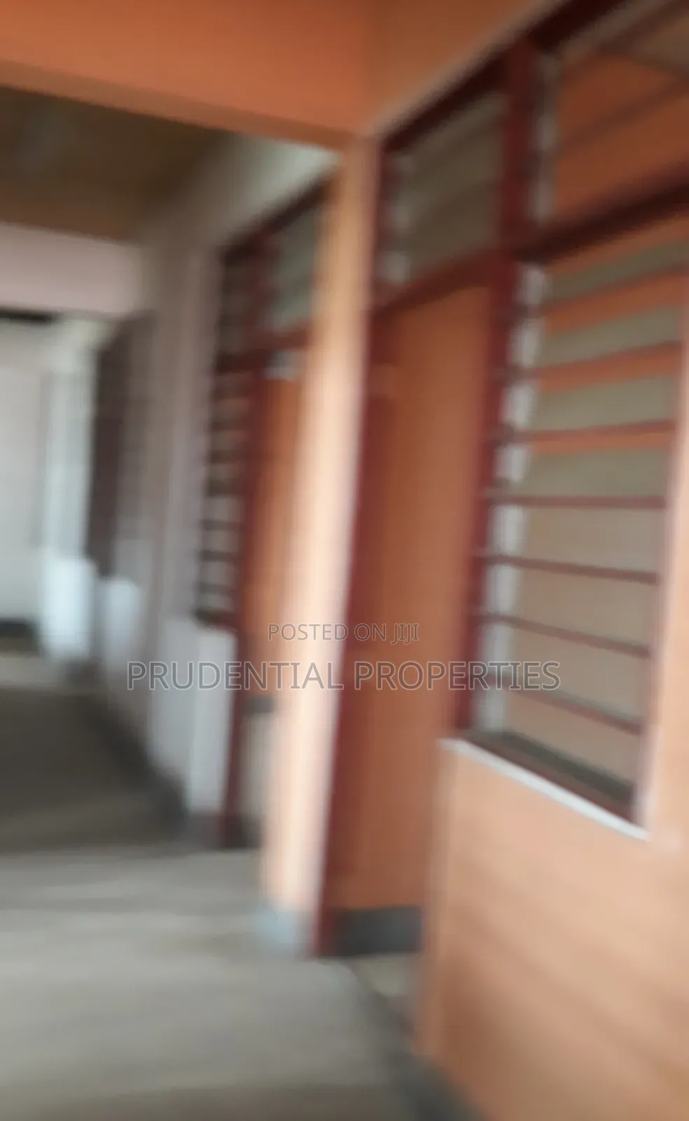 6 Bedrooms Office Space for Rent at Tesano