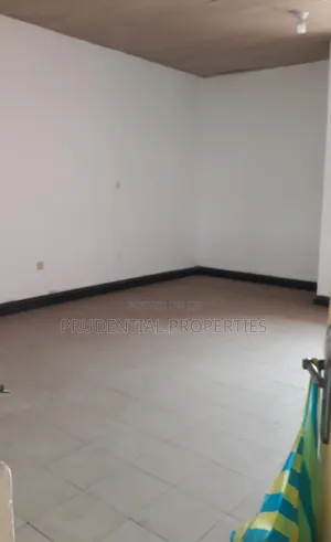 5 Bedrooms Office Space for Rent at Tesano
