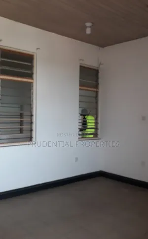 5 Bedrooms Office Space for Rent at Tesano