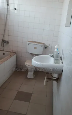 5 Bedrooms Office Space for Rent at Tesano