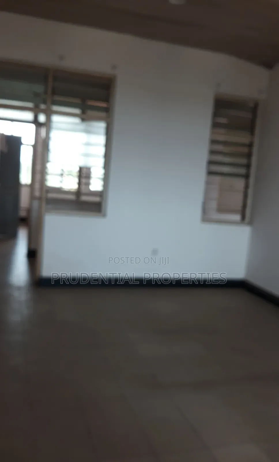5 Bedrooms Office Space for Rent at Tesano