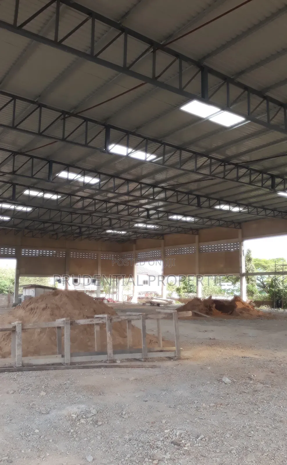 Warehouse for Rent at Tesano