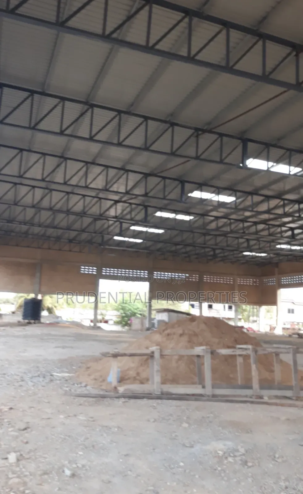 Warehouse for Rent at Tesano