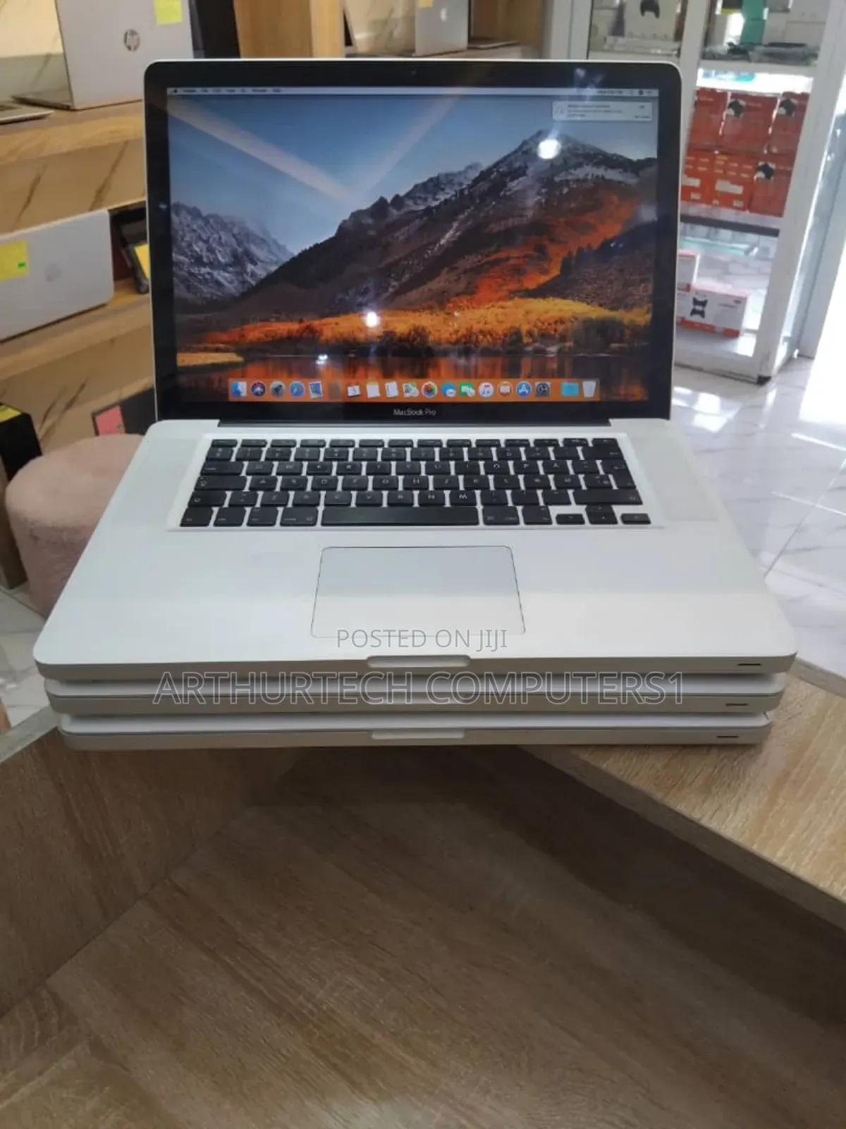 Laptop Apple MacBook Pro 2010 4GB Intel Core I7 HDD 512GB