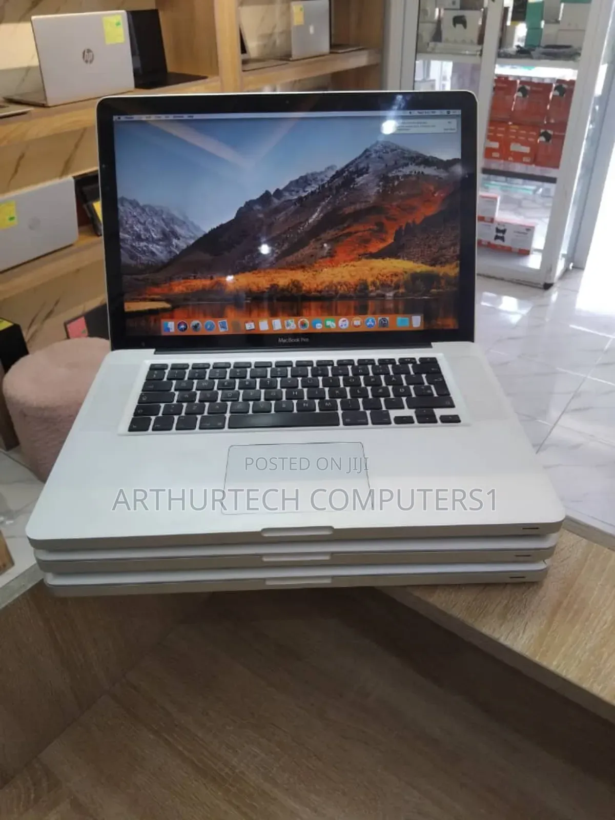 Laptop Apple MacBook Pro 2010 4GB Intel Core I7 HDD 512GB
