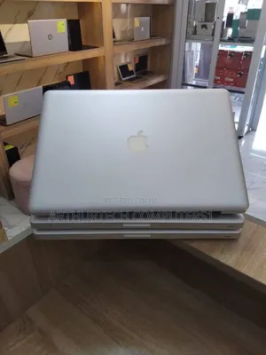 Laptop Apple MacBook Pro 2010 4GB Intel Core I7 HDD 512GB