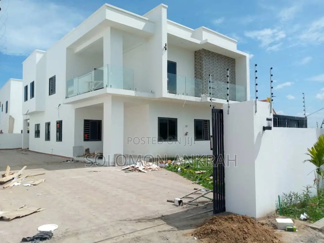 Experienced Constructions Site Supervisor for Your Building Project
