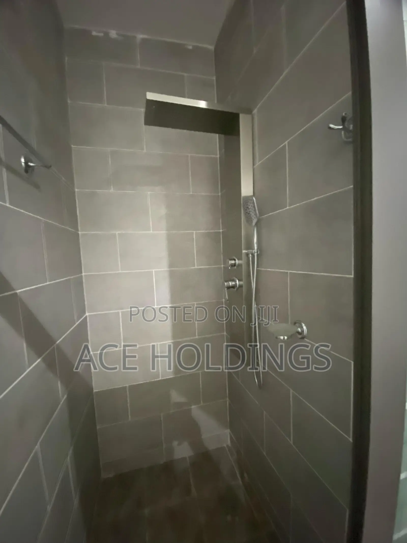 2bdrm Townhouse / Terrace in Nanakrom School, Ashaley Botwe for rent