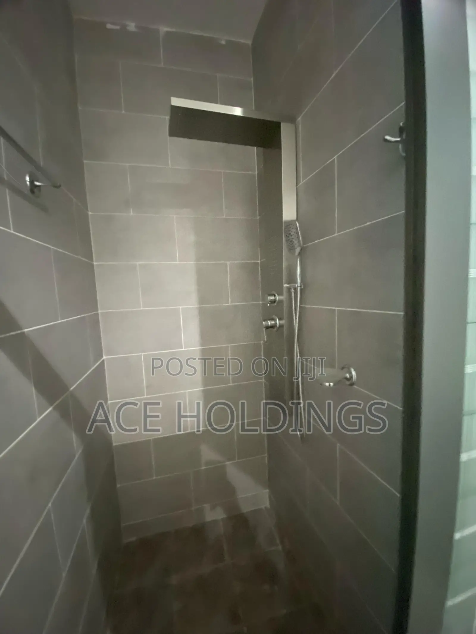 2bdrm Townhouse / Terrace in Nanakrom School, Ashaley Botwe for rent