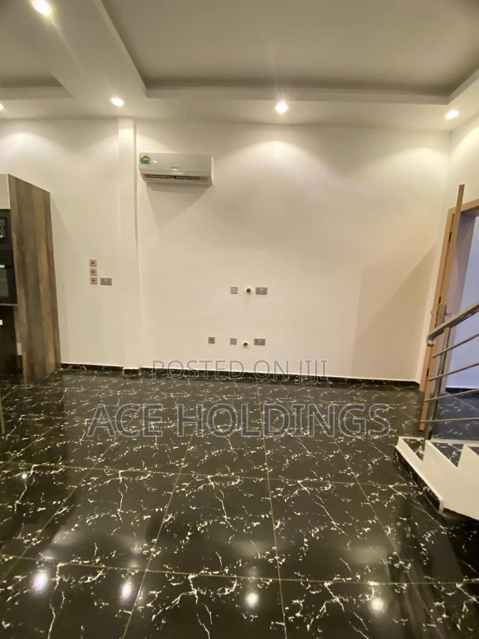 2bdrm Townhouse / Terrace in Nanakrom School, Ashaley Botwe for rent