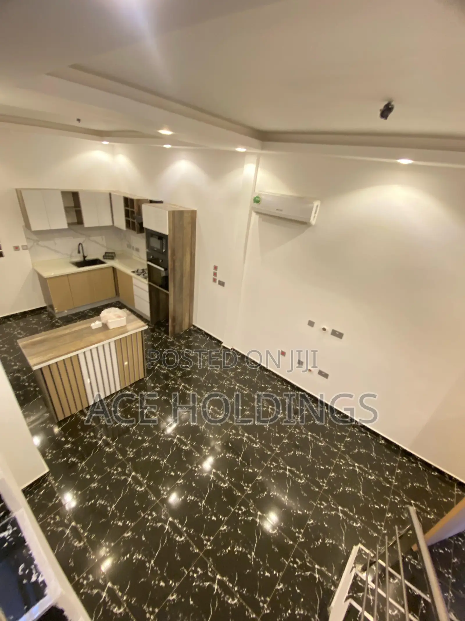 2bdrm Townhouse / Terrace in Nanakrom School, Ashaley Botwe for rent