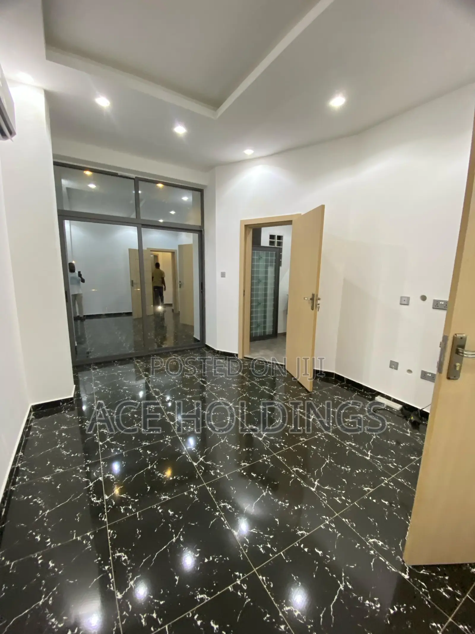 2bdrm Townhouse / Terrace in Nanakrom School, Ashaley Botwe for rent
