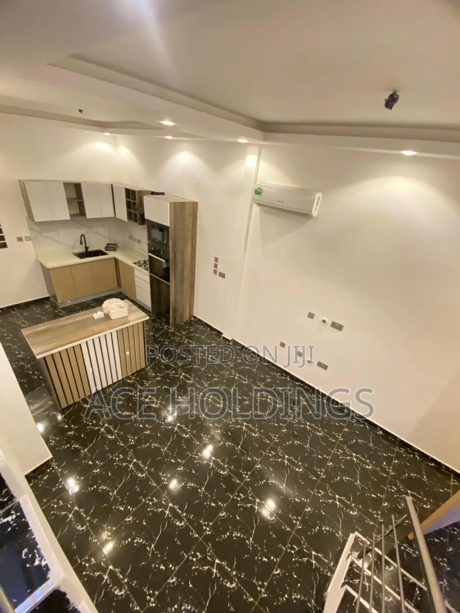 2bdrm Townhouse / Terrace in Nanakrom School, Ashaley Botwe for rent