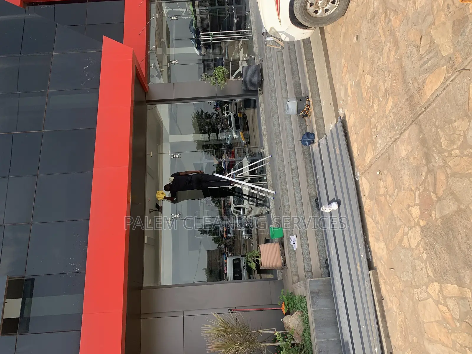 Glass and Windows Cleaning