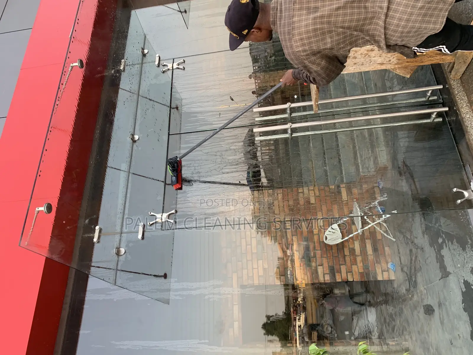 Glass and Windows Cleaning