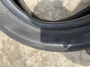 235/55r20 Yokohama Advan Db V552