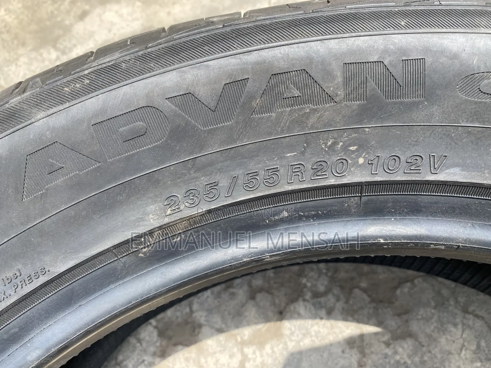 235/55r20 Yokohama Advan Db V552
