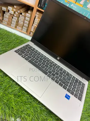 New Laptop HP 250 G10 8GB Intel Core I5 SSD 512GB