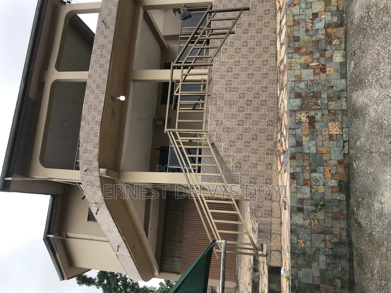 5bdrm Mansion in Kwabenya, Dome for sale