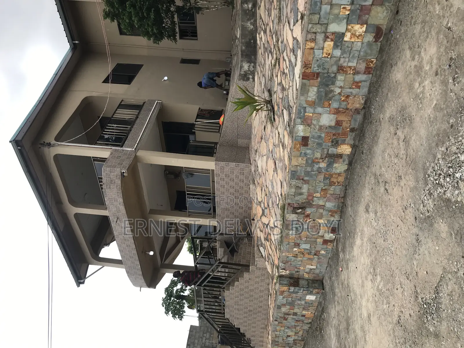 5bdrm Mansion in Kwabenya, Dome for sale