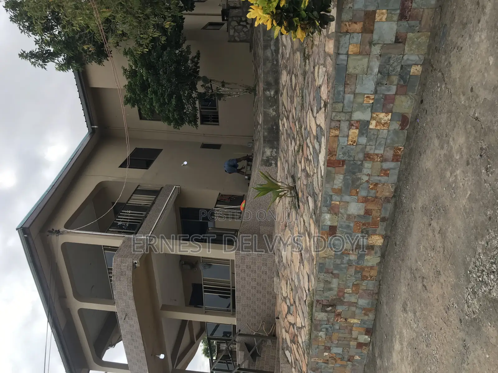 5bdrm Mansion in Kwabenya, Dome for sale