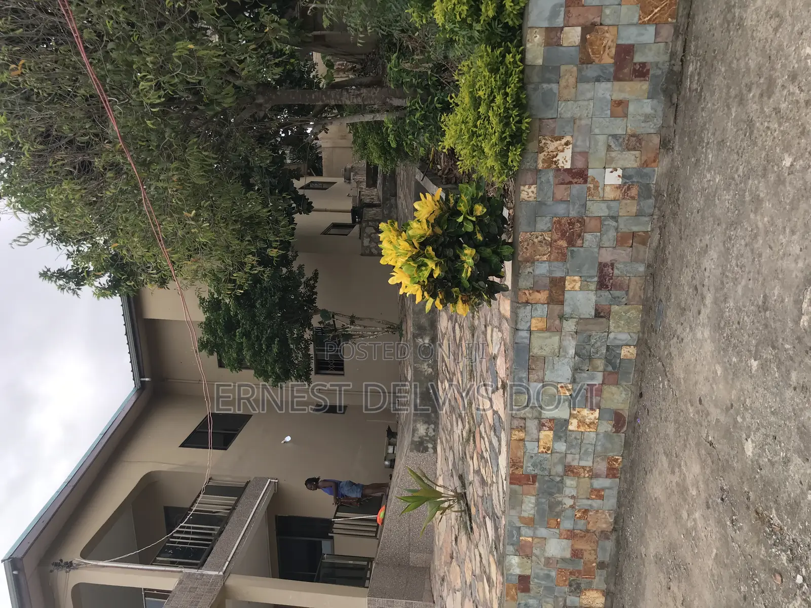 5bdrm Mansion in Kwabenya, Dome for sale