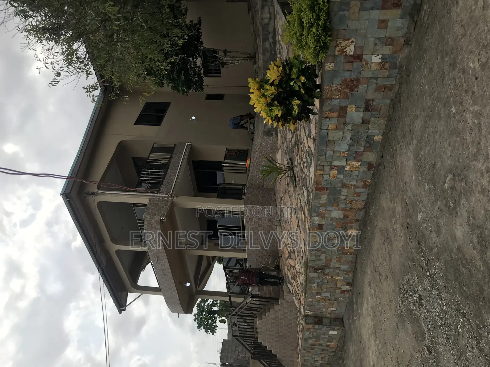 5bdrm Mansion in Kwabenya, Dome for sale