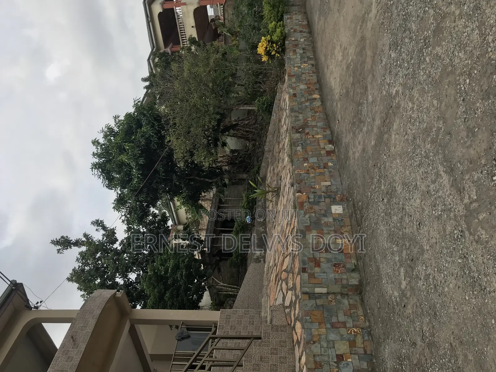 5bdrm Mansion in Kwabenya, Dome for sale
