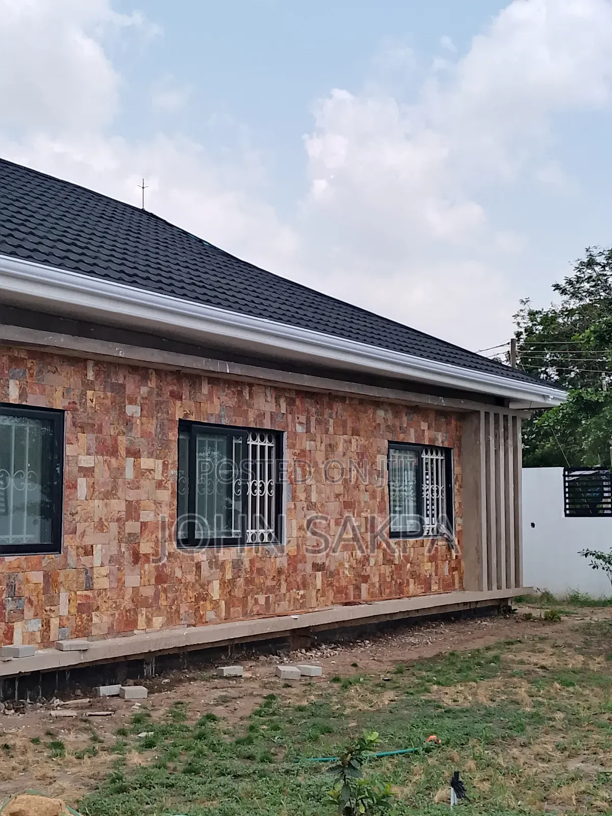 DEMC BV Rain Gutter Supply and Installation