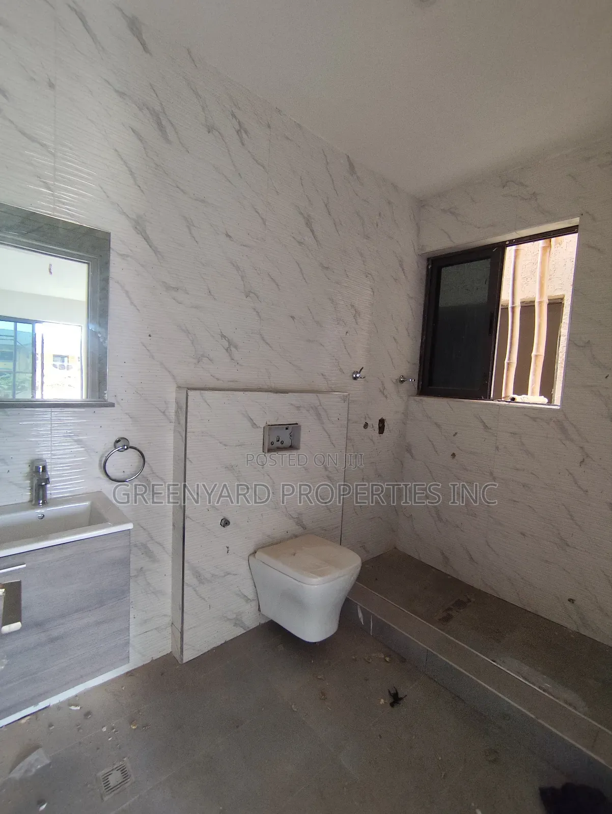 5bdrm Mansion in Adjiringanor, East Legon for sale