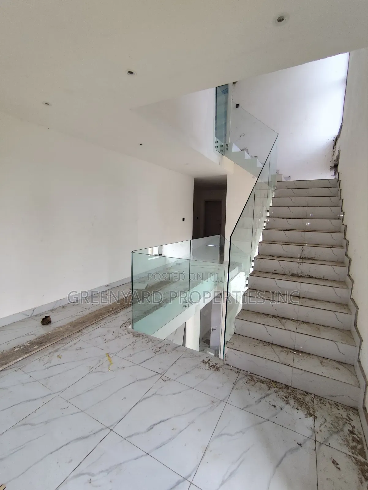 5bdrm Mansion in Adjiringanor, East Legon for sale