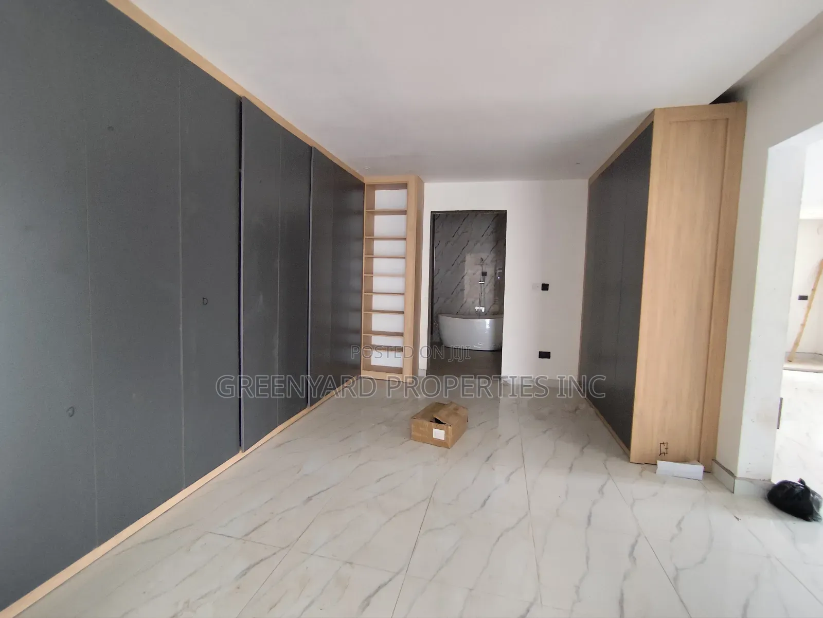 5bdrm Mansion in Adjiringanor, East Legon for sale