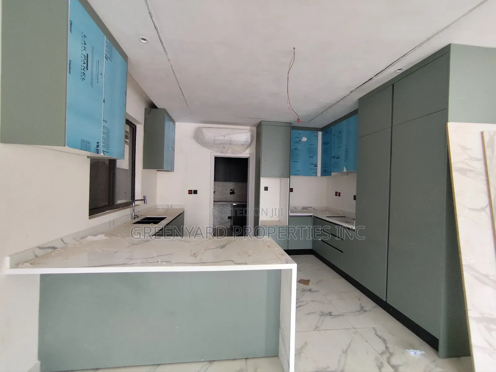 5bdrm Mansion in Adjiringanor, East Legon for sale
