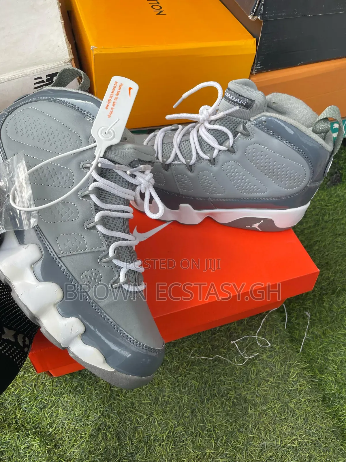 Jordan 9 Retro Sneaker