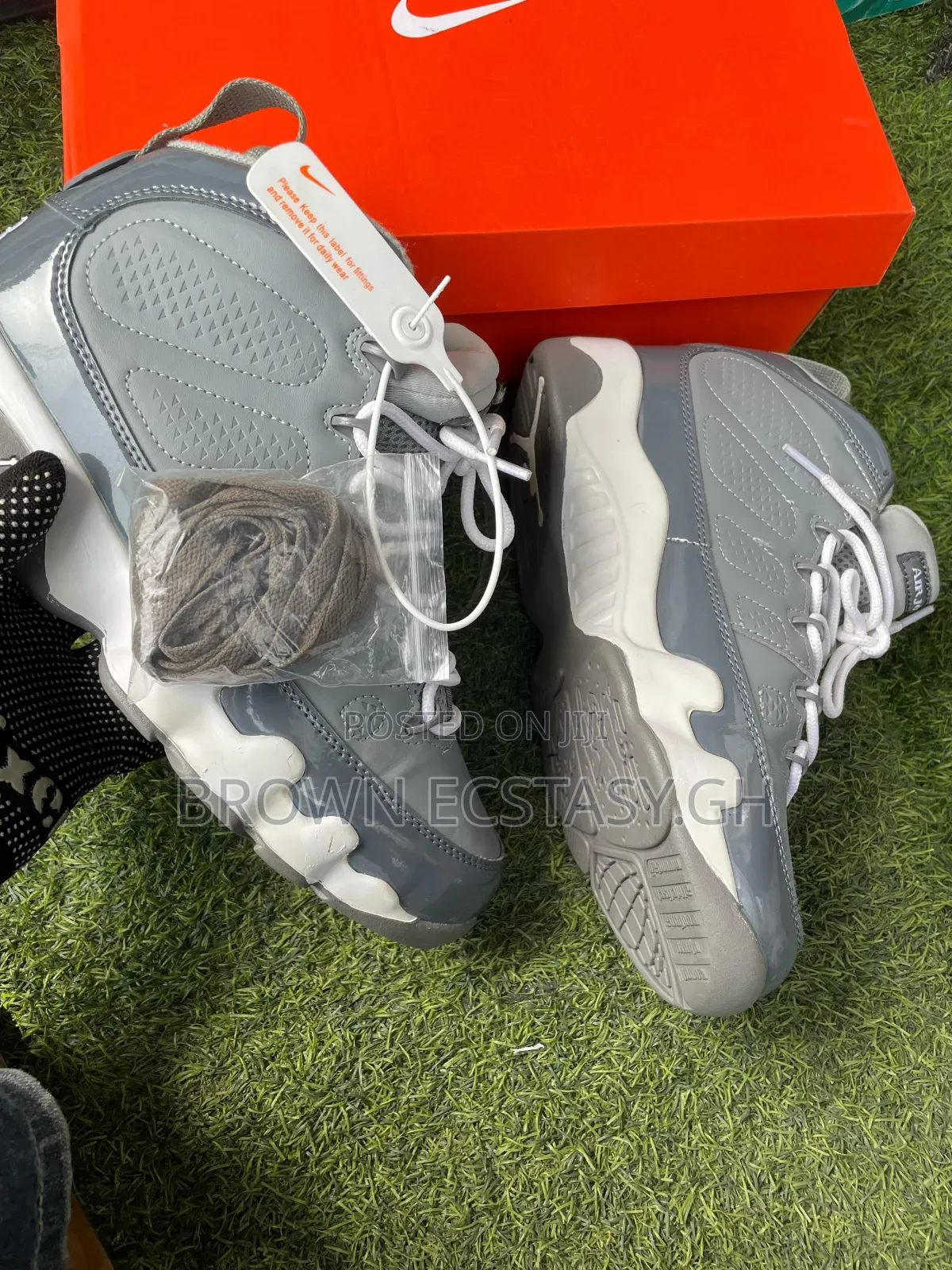 Jordan 9 Retro Sneaker