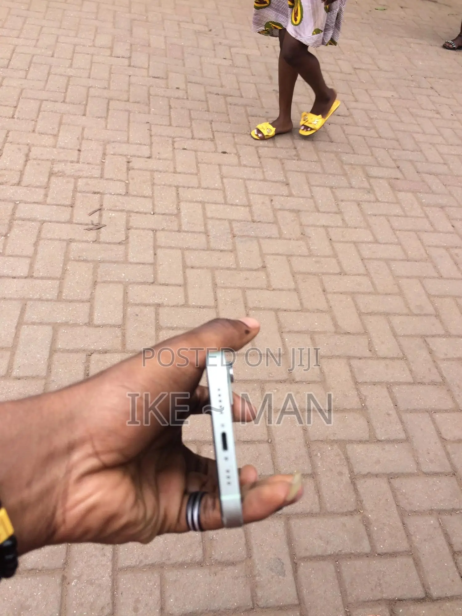 Apple iPhone 12 64 GB White