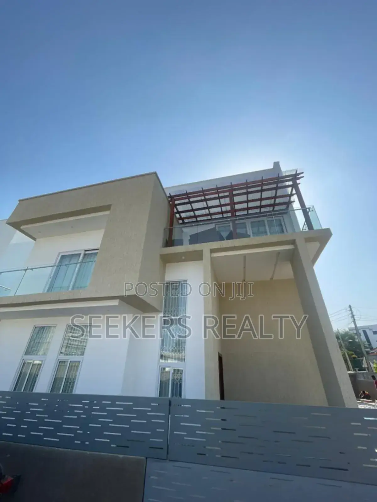 4bdrm House in Seekers Realty, Cantonments for rent