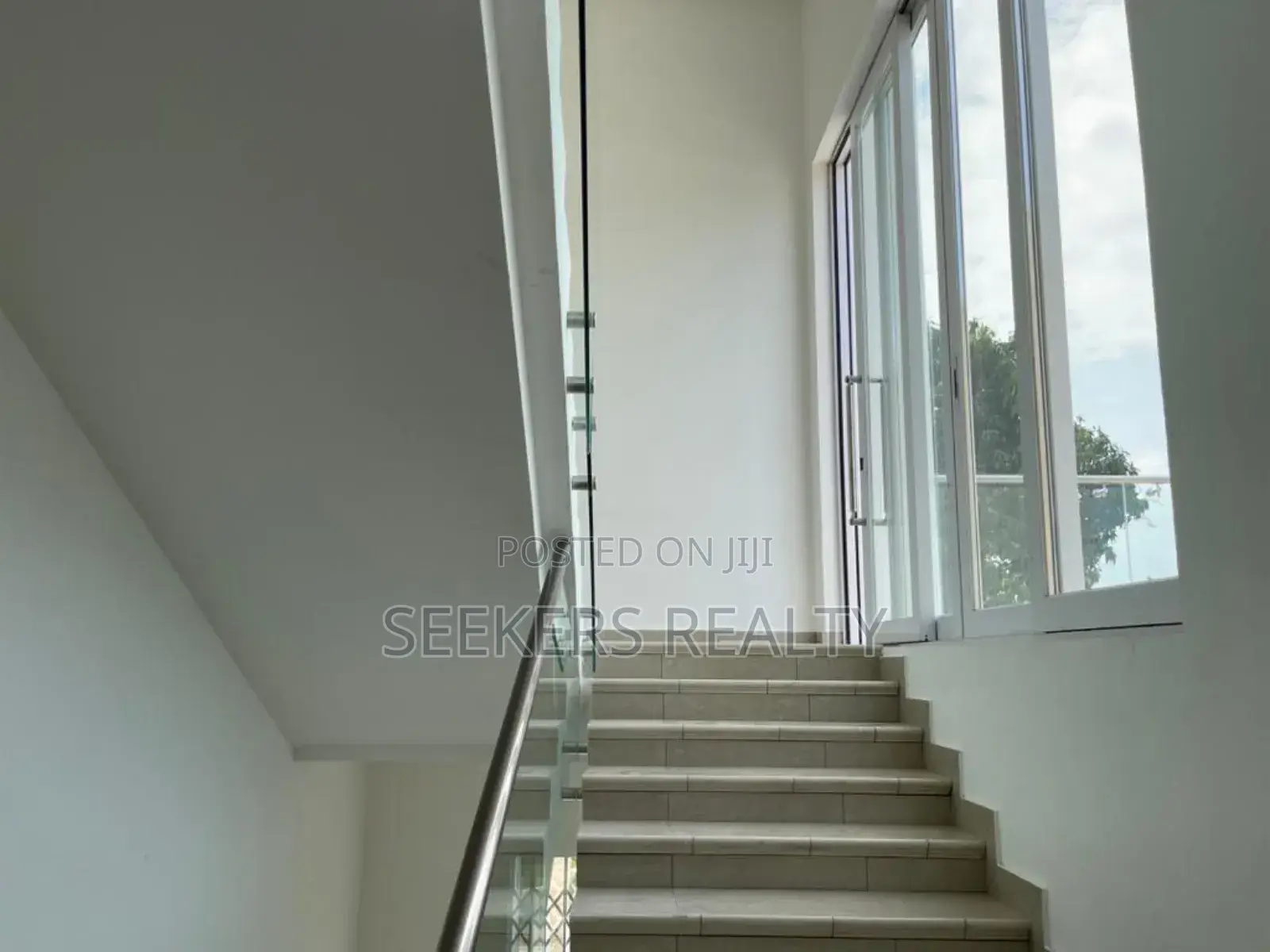 4bdrm House in Seekers Realty, Cantonments for rent