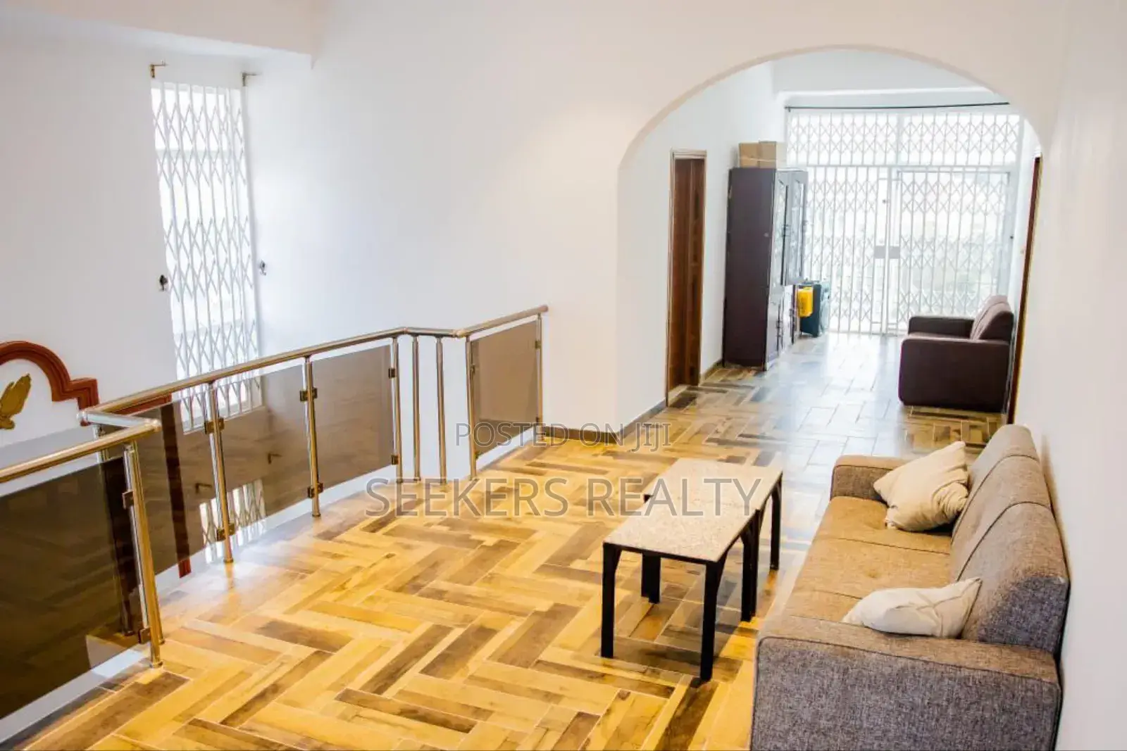 8bdrm House in Seekers Realty, Oyarifa for sale