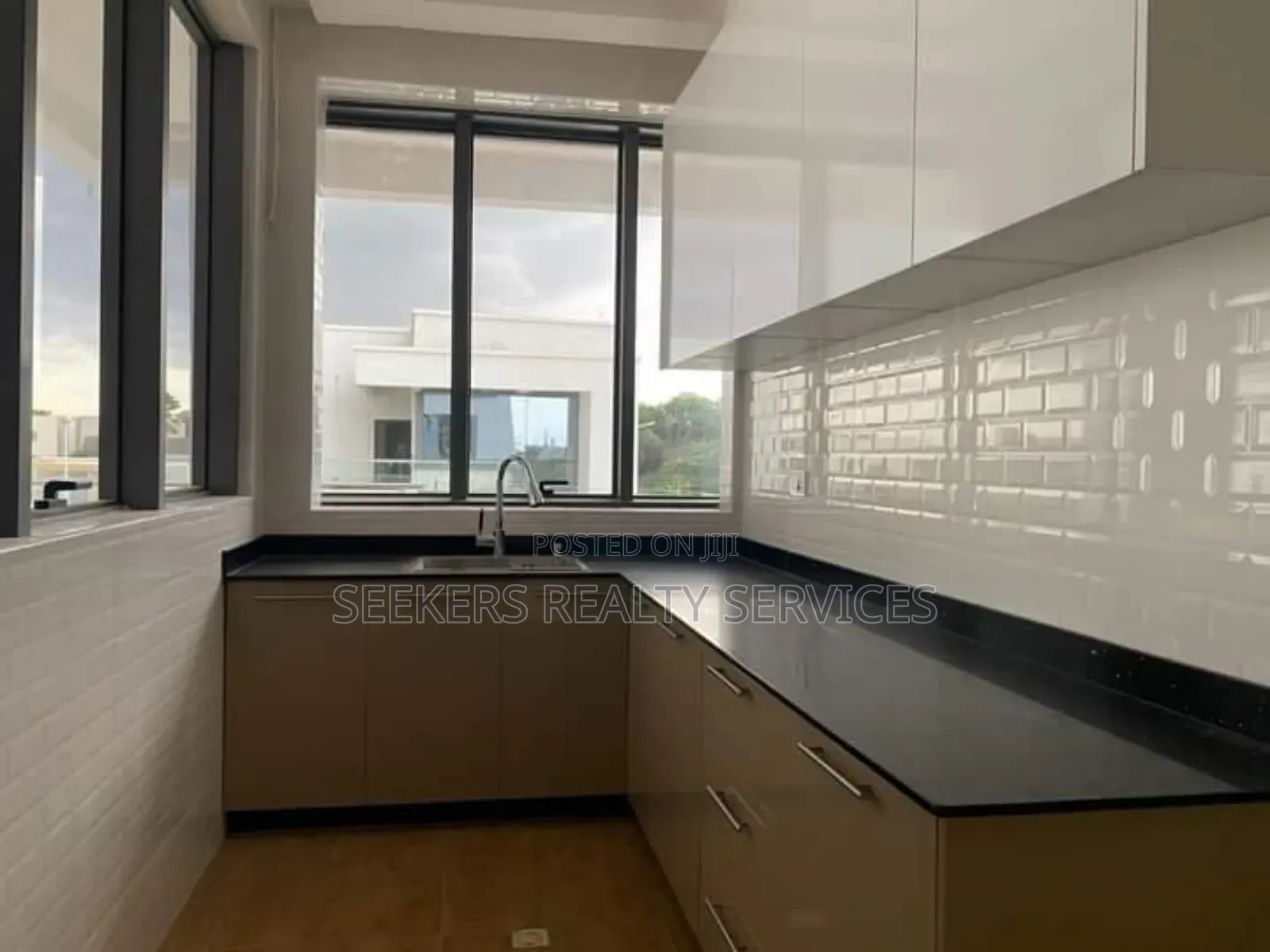 4bdrm Mansion in Seekers Realty, Airport Residential Area for sale