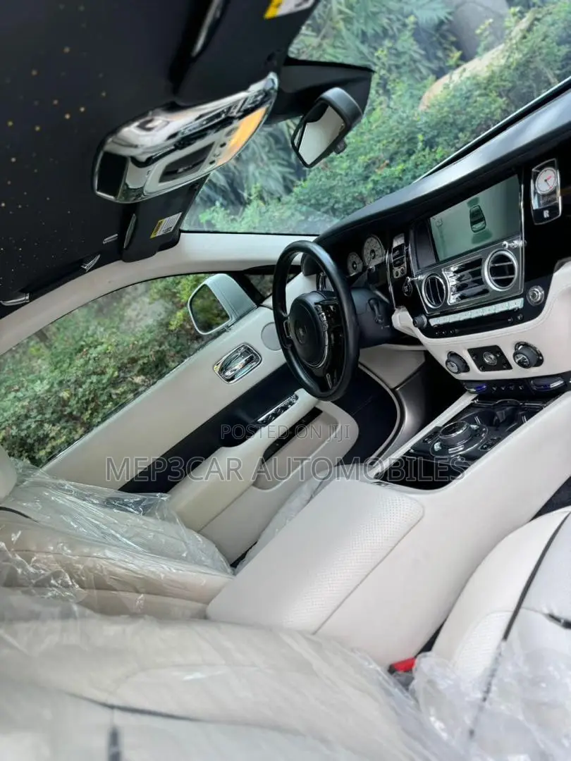 Rolls-Royce Wraith 6.6 RWD 2018 White