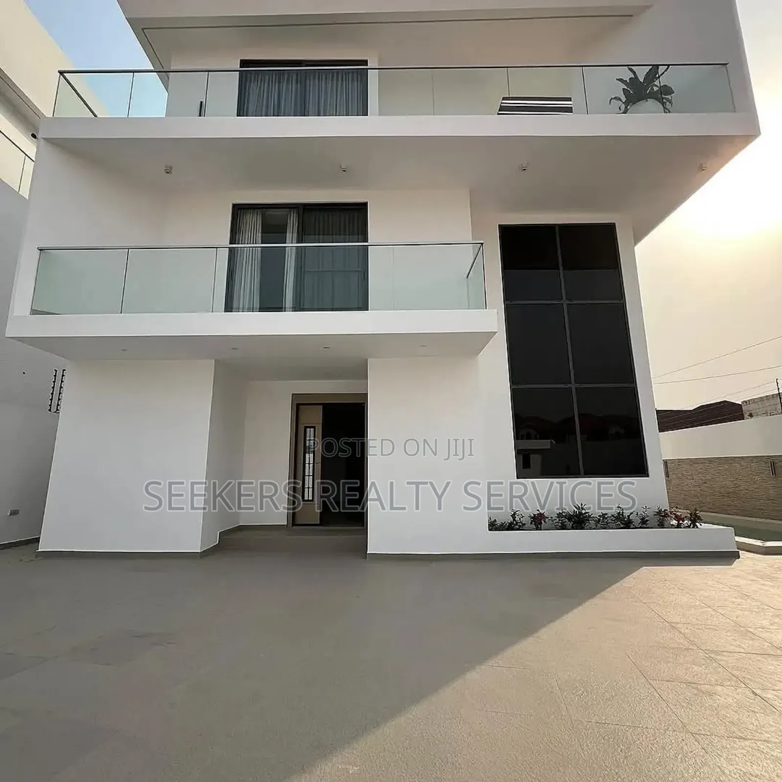Furnished 5bdrm House in Seekers Realty, Accra Metropolitan for sale