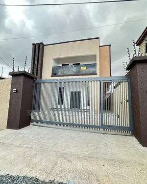 4bdrm Duplex in Seekers Realty, Lake Side Estate for sale