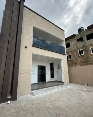 4bdrm Duplex in Seekers Realty, Lake Side Estate for sale