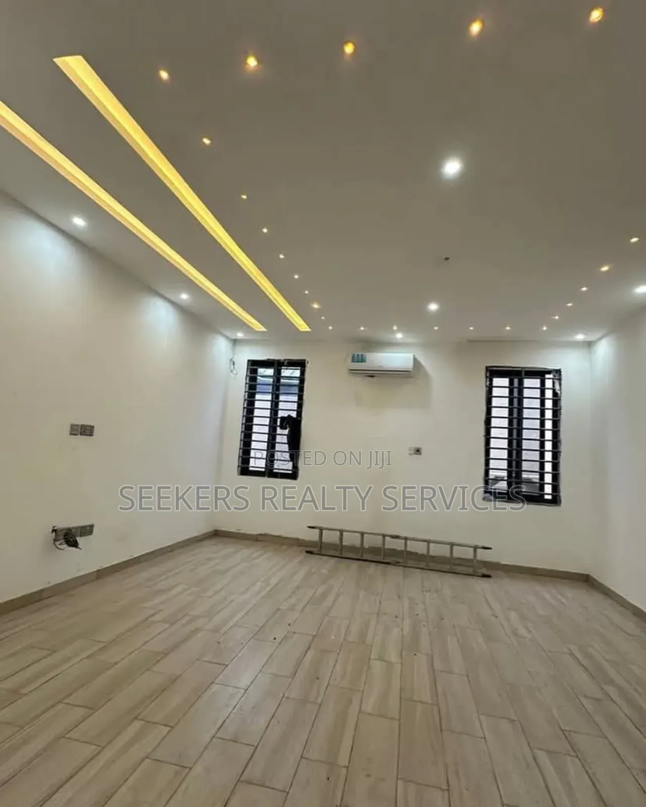 4bdrm Duplex in Seekers Realty, Lake Side Estate for sale