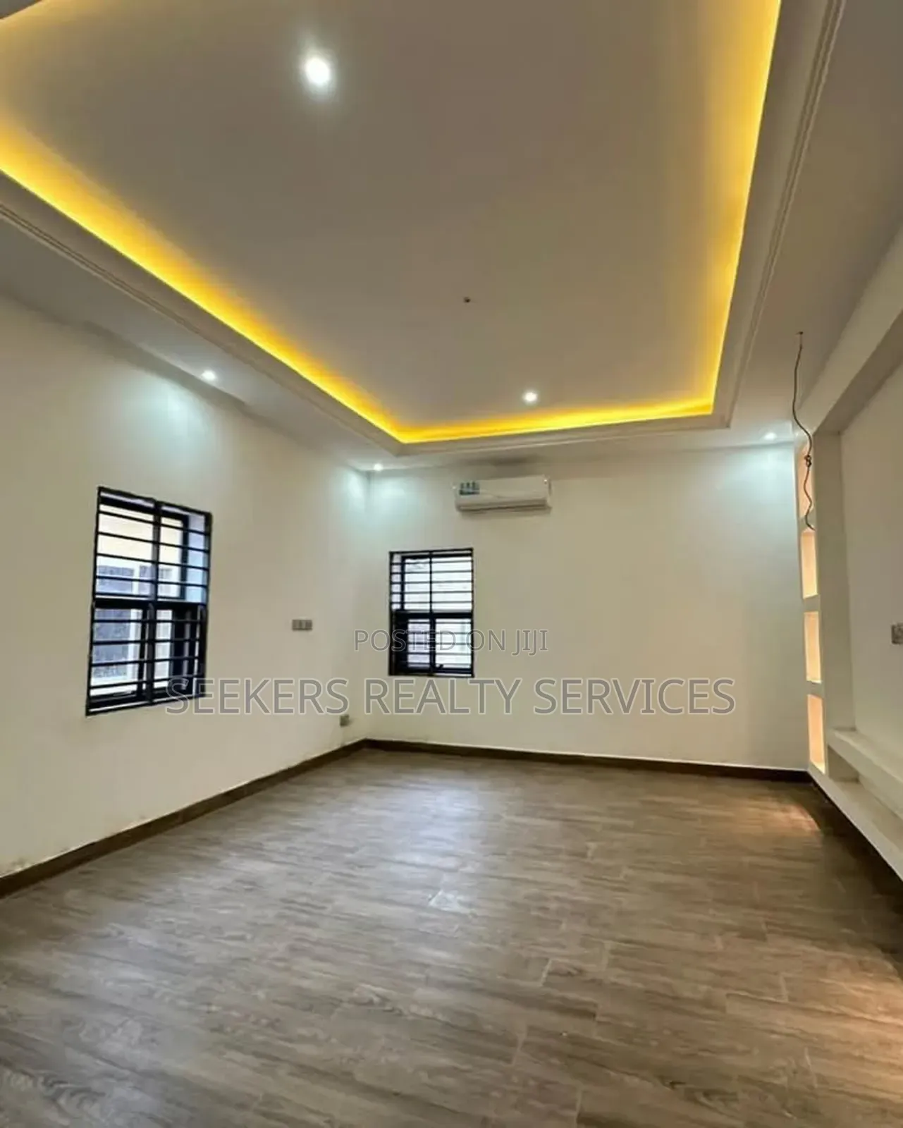 4bdrm Duplex in Seekers Realty, Lake Side Estate for sale