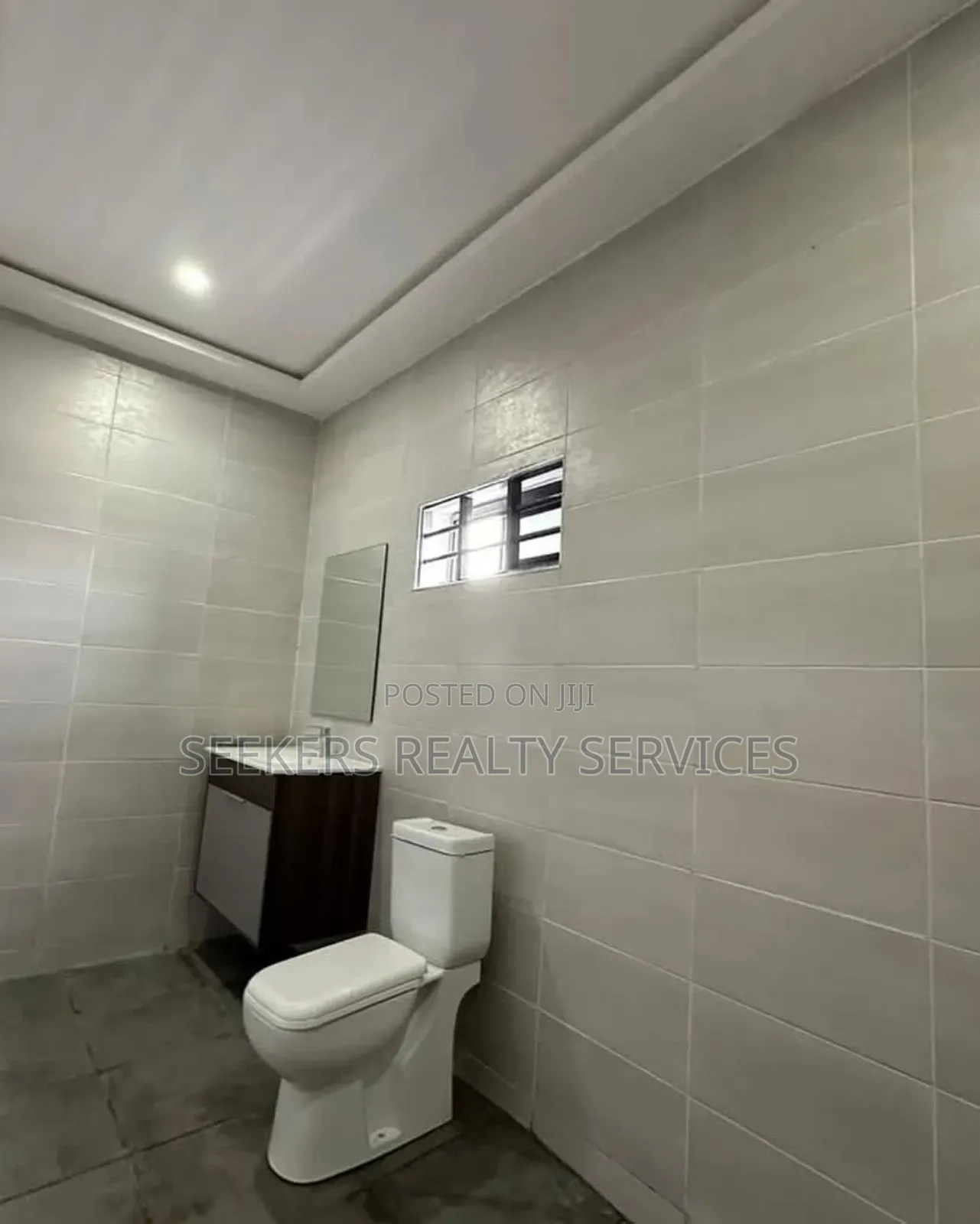 4bdrm Duplex in Seekers Realty, Lake Side Estate for sale